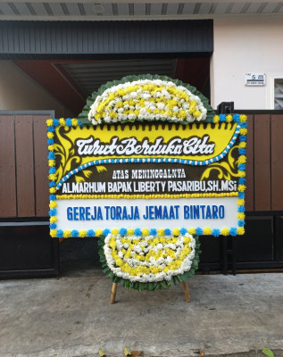 Papan Bunga Duka di Gurun Laweh